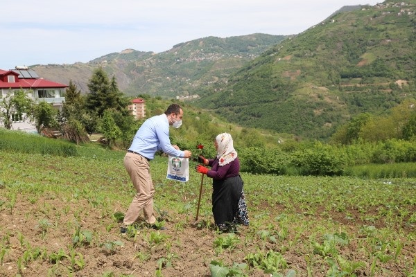 Başkan Ekim’den annelere sürpriz 13