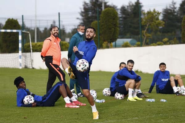 Trabzonspor, Gençlerbirliği maçı hazırlıklarına Mehmet Ali Yılmaz’da başladı 10