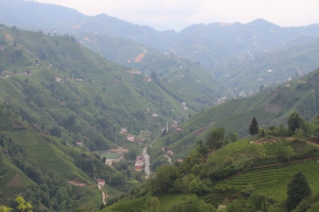 Pandemide canı sıkıldı, dağı delip mağara yapmaya başladı 8