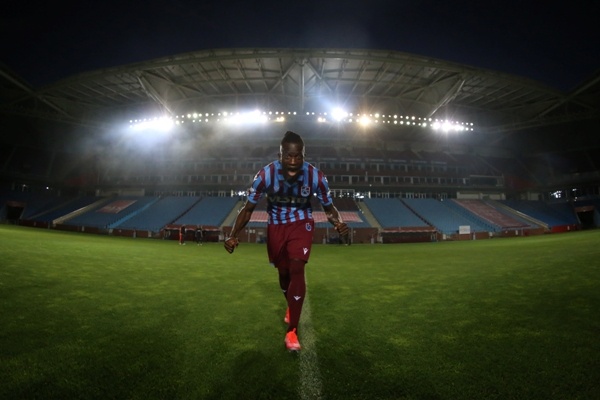 Trabzonspor'da futbolcular formaları giydi 22