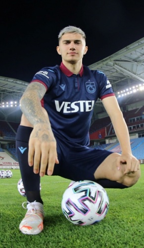 Trabzonspor'da futbolcular formaları giydi 15