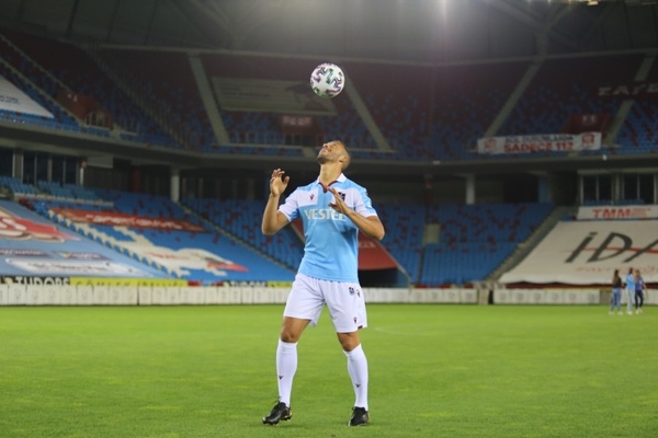 Trabzonspor'da futbolcular formaları giydi 9