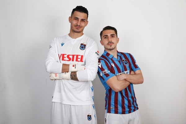 Trabzonspor'da futbolcular formaları giydi 3
