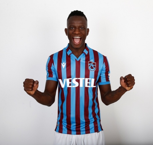 Trabzonspor'da futbolcular formaları giydi 13