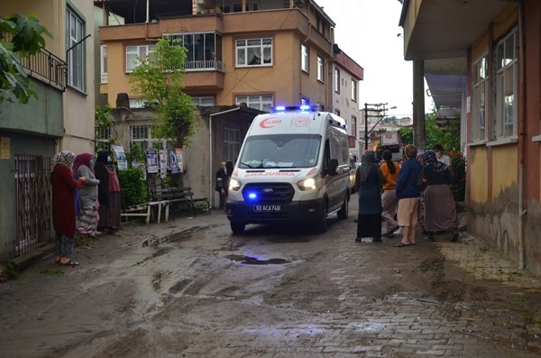 87 yaşındaki adam mahalleyi ayağa kaldırdı 4