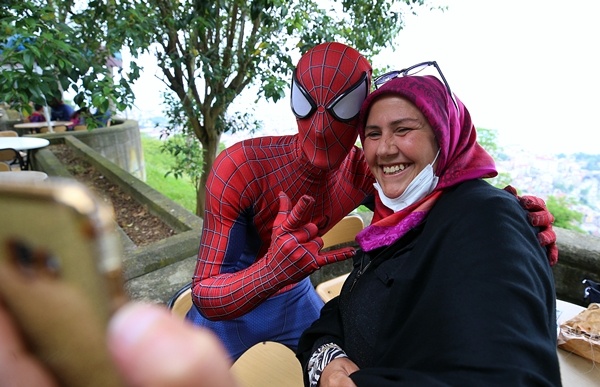 Örümcek Adam memleketi Trabzon'da 7
