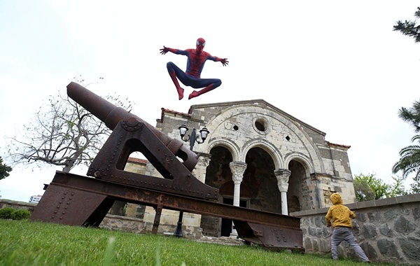 Örümcek Adam memleketi Trabzon'da 4