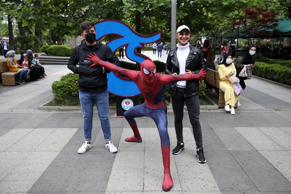 Örümcek Adam memleketi Trabzon'da 14