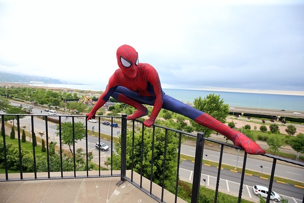 Örümcek Adam memleketi Trabzon'da 16