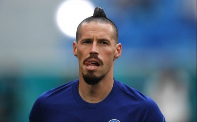 Hamsik ülkesinde gündemin ilk sırasında 2