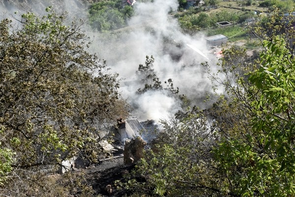 Gümüşhane’de yangın! 3 hektarlık alan 4 ev küle döndü 8