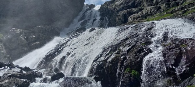 Türkiye’nin en yüksek şelalesi Ciro'ya ilgi yoğun 5