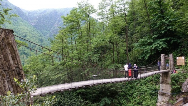 Mençuna Şelalesi ziyaretçileri büyülüyor 7