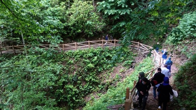 Mençuna Şelalesi ziyaretçileri büyülüyor 9
