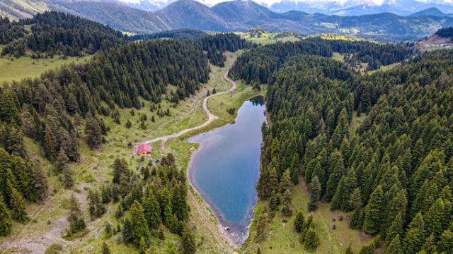 Bu göl ismini görüntüsünden alıyor 9