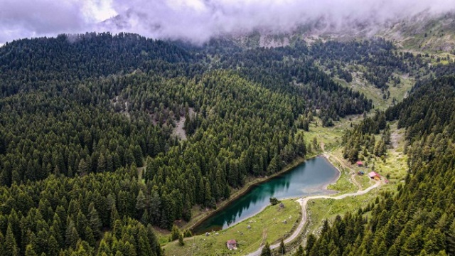 Bu göl ismini görüntüsünden alıyor 3