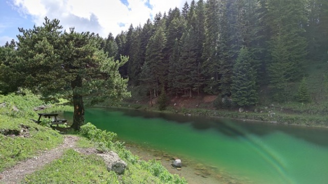 Bu göl ismini görüntüsünden alıyor 8