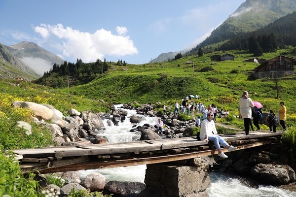 Karadeniz'in yeni gözdesi Elevit Yaylası ziyaretçilerine adeta nefes oluyor 8