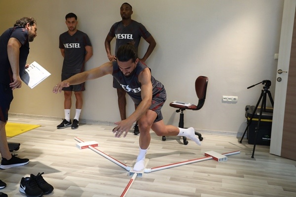 Trabzonspor, yeni sezon hazırlıklarını Mehmet Ali Yılmaz Tesisleri’nde sürdürdü 7