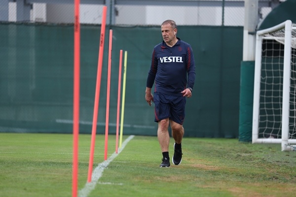 Trabzonspor, yeni sezon hazırlıklarını Mehmet Ali Yılmaz Tesisleri’nde sürdürdü 6