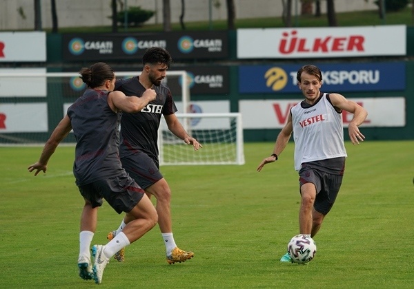 Trabzonspor 2021 2022 sezonu hazırlıkları günün ikinci antrenmanıyla devam etti. 25