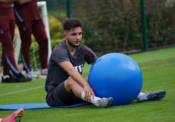 Trabzonspor 2021 2022 sezonu hazırlıkları günün ikinci antrenmanıyla devam etti. 24