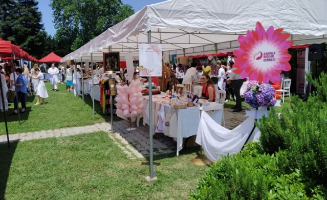 Kadınla Başlar Derneği Trabzon’da Yaz Panayırı kurdu 13