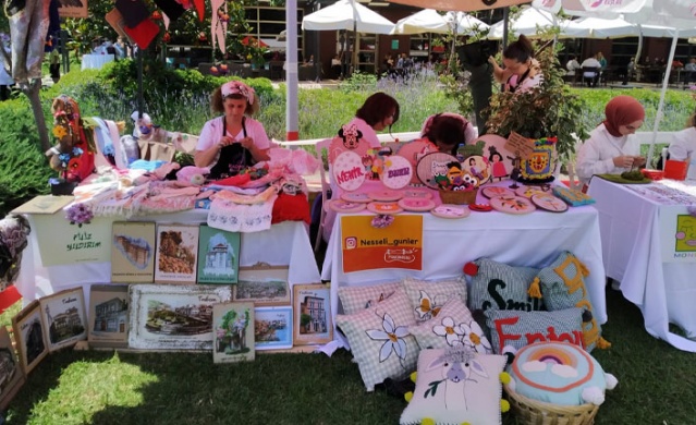 Kadınla Başlar Derneği Trabzon’da Yaz Panayırı kurdu 12