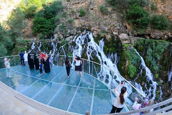 Serinlemek isteyen Tomara Şelalesi'nin yolunu tutuyor 11