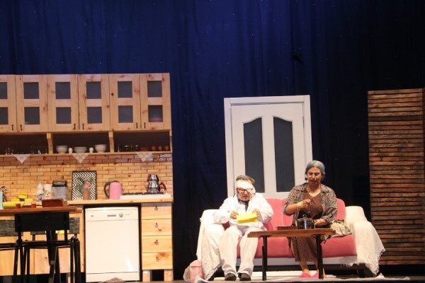 Akçaabat’ta “2. Açık Hava Tiyatro Günleri” başladı 13