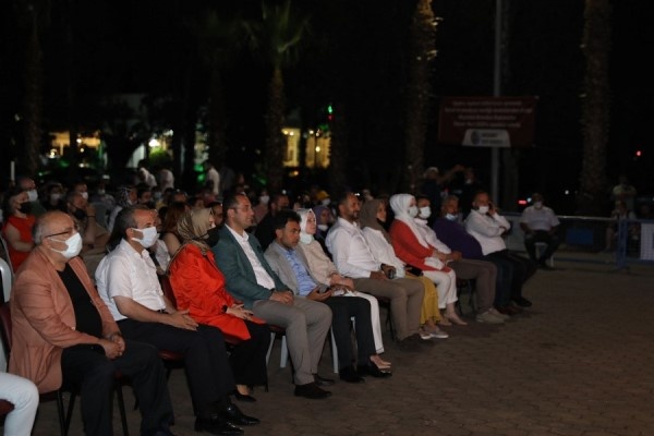 Akçaabat’ta “2. Açık Hava Tiyatro Günleri” başladı 14