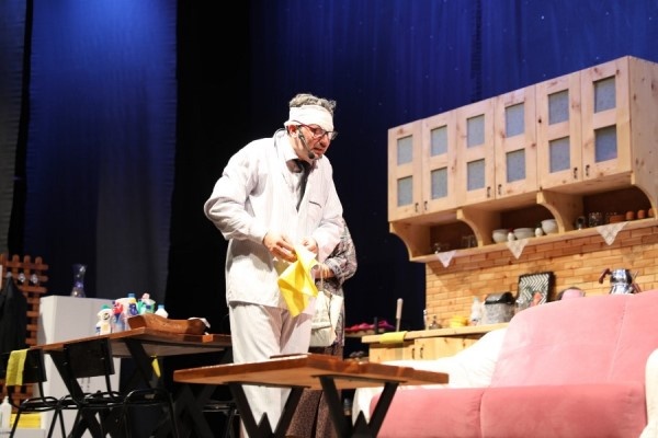 Akçaabat’ta “2. Açık Hava Tiyatro Günleri” başladı 8