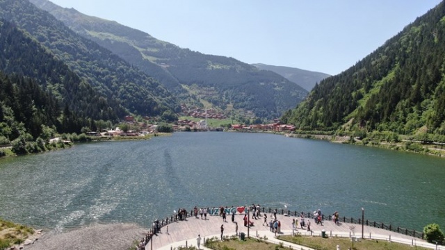 Uzungöl'e tatilci akını 9