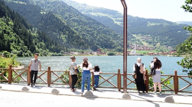 Uzungöl'e tatilci akını 4