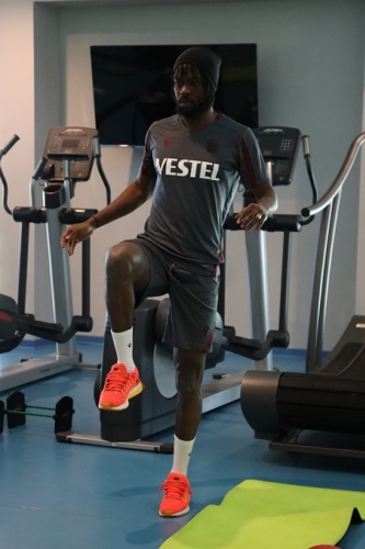 Trabzonspor İstanbul'da çalışmalarını sürdürüyor. 5Temmuz 2021 6