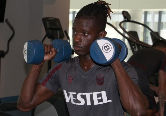 Trabzonspor İstanbul'da çalışmalarını sürdürüyor. 5Temmuz 2021 7