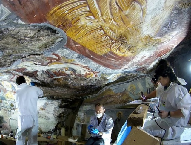 Sümela Manastırı'nın tahrip olan fresklerine onarım 16