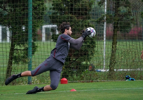 Trabzonspor yağmur altında çalıştı 19