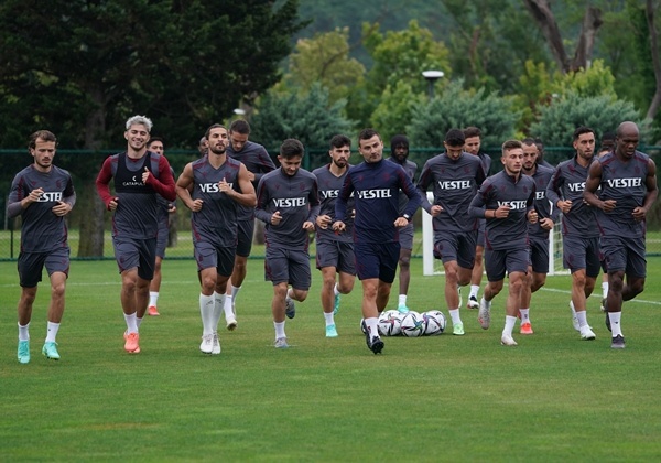 Trabzonspor yağmur altında çalıştı 36