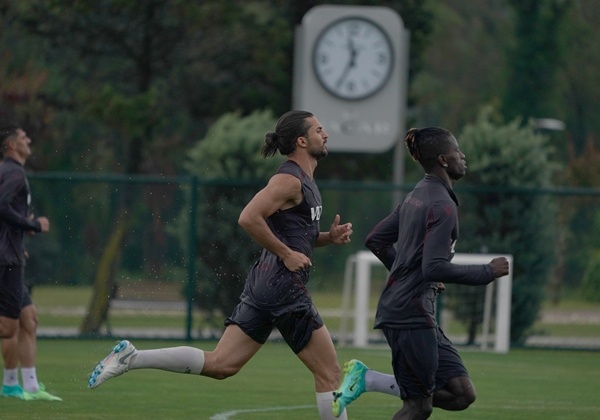Trabzonspor yağmur altında çalıştı 7