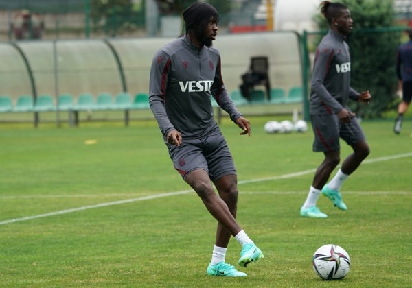 Trabzonspor yağmur altında çalıştı 6