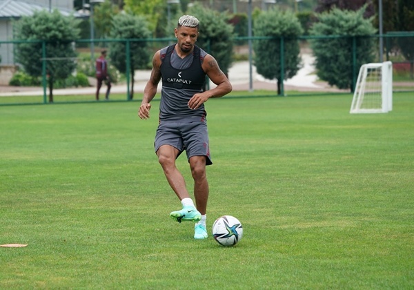 Trabzonspor yağmur altında çalıştı 26