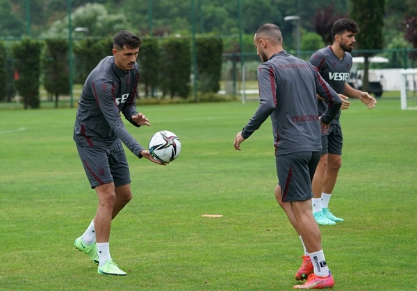 Trabzonspor yağmur altında çalıştı 10