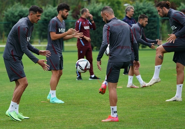 Trabzonspor yağmur altında çalıştı 22