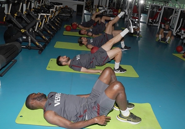 Trabzonspor Riva Kampında Vites Yükseltti: Antrenmanda Kuvvet Depoladılar 7