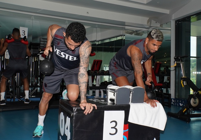 Trabzonspor Riva Kampında Vites Yükseltti: Antrenmanda Kuvvet Depoladılar 24