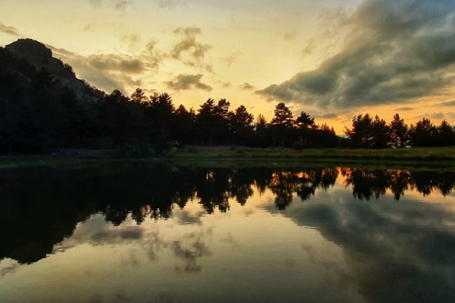 Altınpınar Limni Gölü güzelliğiyle büyülüyor 8