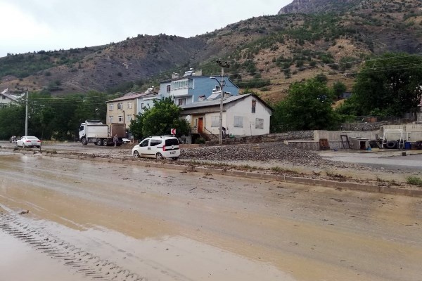 Gümüşhane'yi sel vurdu! Sadece 10 dakika 4