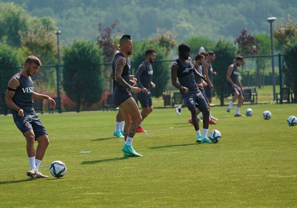 Trabzonspor, yeni sezon hazırlıklarını İstanbul’da tempolu sürdürdü 8