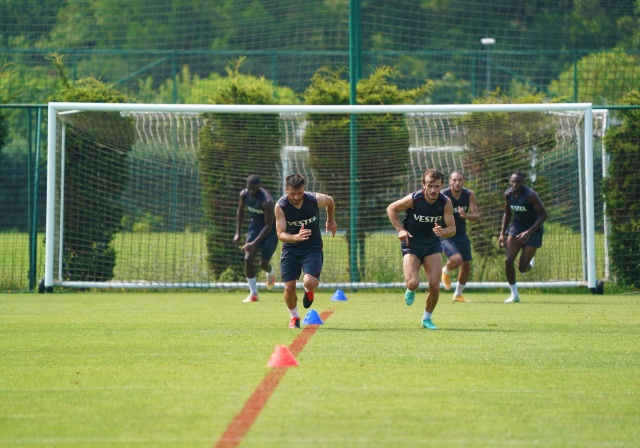 Trabzonspor, yeni sezon hazırlıklarını İstanbul’da tempolu sürdürdü 13